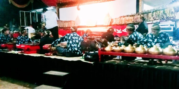 Seni Wayang Kulit Warnai Ulang Tahun Desa Sidorejo ke 49