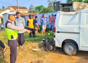 GrandMax Tabrak Vega R, 2 Pelajar Tewas