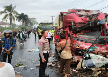 Lakalantas di Jalanan Batanghari Nuban, Pengemudi Truck LPG Tewas