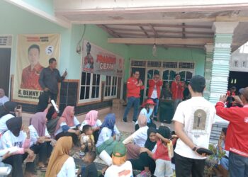 Caleg DPR-RI Partai PSI Ikut Senam Gemoy di Sabtu Ceria Bara-JP Lampung Timur