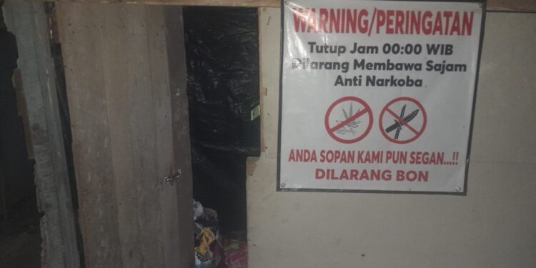 Layanan Ekstra Cafe di Desa Sinar Laga Buat Warga Resah