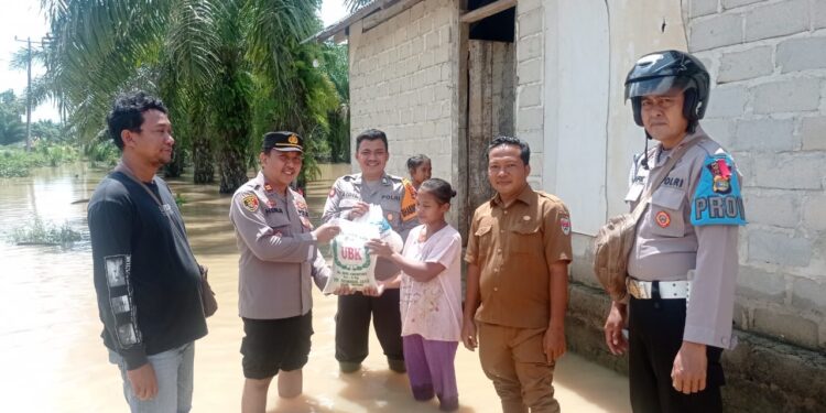Sungai Way Serdang Meluap, Rumah Warga Terendam Hampir Selutut