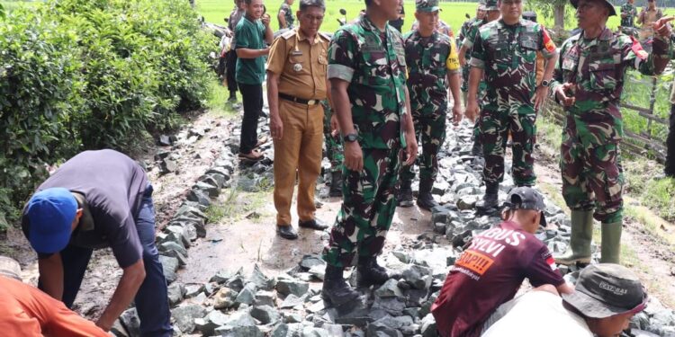 Tim Wasev Ster Mabes TNI AD Kunjungi Makodim 0411/KM dan Tinjau Langsung Lokasi TMMD 119