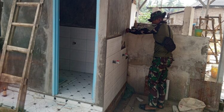 Jelang Ramdhan, Sarana Berwudhu dan MCK Mushola Al Ikhlas di Geber Sampai Lembur