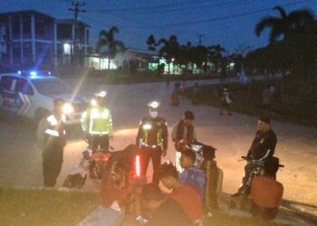 Sat Lantas Polres Mesuji Cegah Balapan Liar di Tugu Macan Desa Brabasan