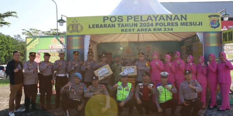 Personel di Pos Yan dan Pom Pam Mesuji Diberi Bingkisan