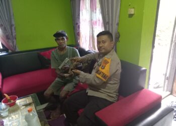 2 Senpi Rakitan Diserkahkan Warga ke Personel Polsek Tanjung Raya