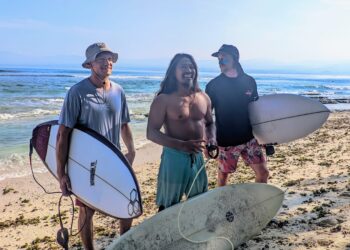 Warga Krui Antusias Sambut Event Surfing Internasional