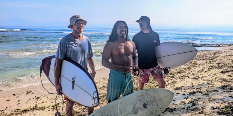 Warga Krui Antusias Sambut Event Surfing Internasional