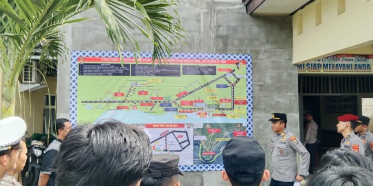Jelang WSL Krui Pro 2024, Polres Pesibar Cek Kesiapan Anggota