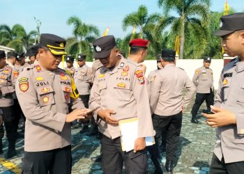 Smartphone Personel Polres Mesuji di Sidak