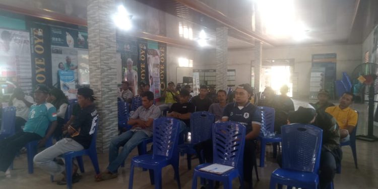 Warga Mukti Karya Menuntut Kabel PLN Segera Diputus