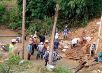 Jembatan Swadaya yang Sedang Dibangun: Sepuluh Tahun Menunggu Perhatian Pemerintah