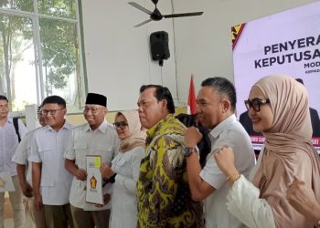 Ela & Azwar: Pasangan Super Dengan Semua Dukungan Partai, Siap Ambil Alih Lampung Timur!