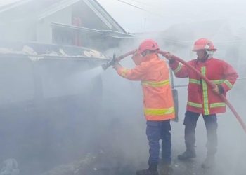 Mobil Bermuatan BBM Terbakar Hebat di Sukatani, Dua Penumpang Kritis