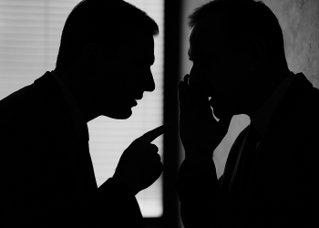 Tangan Kanan Bupati Diduga Atur Proyek, Kontraktor Lokal Tersingkir