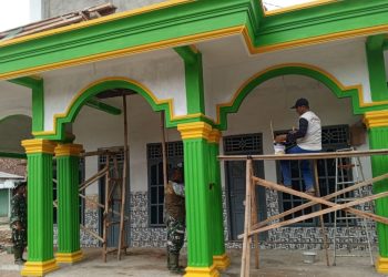 Satgas TMMD ke-125 dan Warga Kompak Rehab Mushola Babussalam