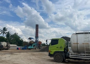 Batching Plant di Sukaraja Nuban Disoal LSM Libra